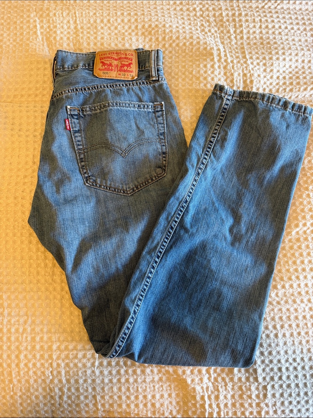 Levi's Men's Light Blue Relaxed Denim Jeans